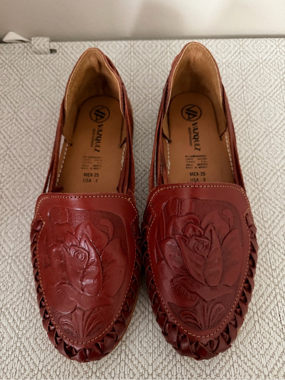 Vaquero Women's Red Floral Leather Moccasin Loafers
